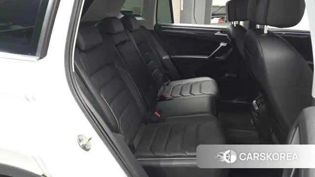 Volkswagen Tiguan second Generation 2022 Белый из Кореи, фото 2