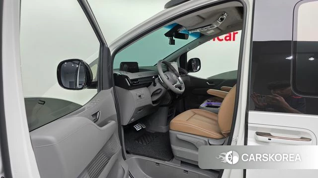 Hyundai Staria 2023 Белый из Кореи, фото 2