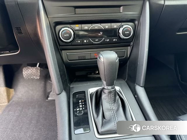 Mazda CX-4 2023 Белый из Китая, фото 2