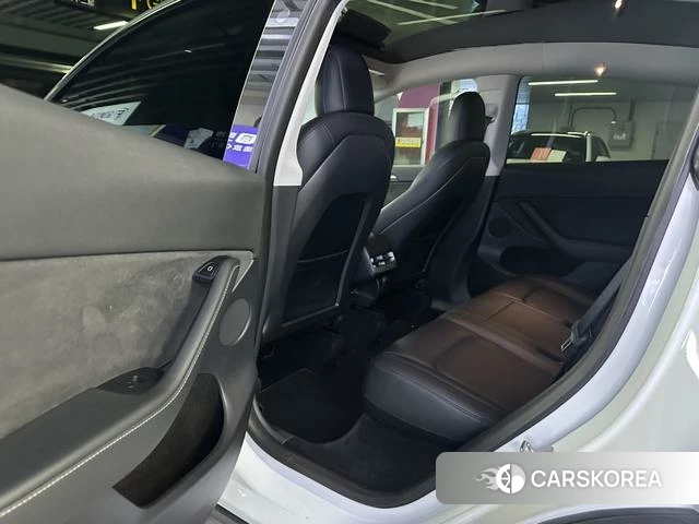 Tesla Model Y 2021 Белый из Китая, фото 2