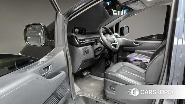 Hyundai Staria 2022 Серый из Кореи, фото 2