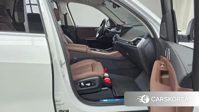 BMW X5 (G05) 2023 Белый из Кореи, фото 2