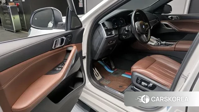 BMW X6 (G06) 2023 Белый из Кореи, фото 2