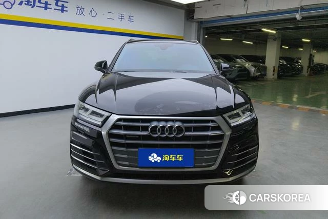 Audi Q5L 2021 Черный из Китая, фото 2