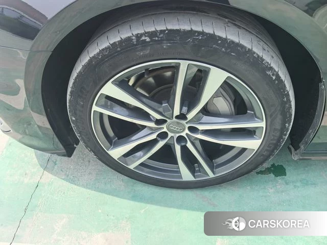 Audi A6L 2021 Черный из Китая, фото 2