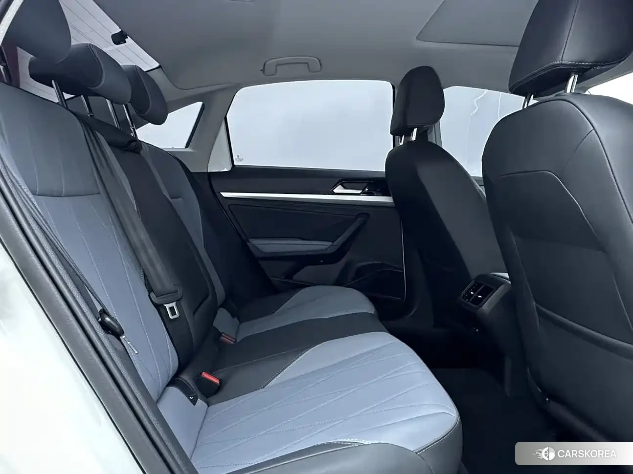 Volkswagen Lavida 2023 Белый из Китая, фото 2