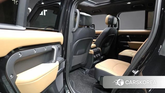 Land Rover Defender (L663) 2026 Черный из Кореи, фото 2
