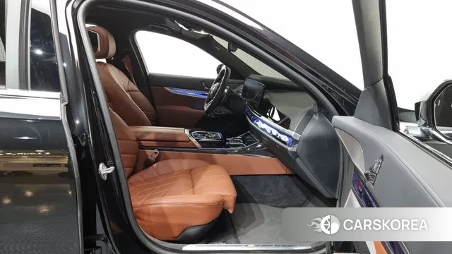 BMW 7 Series (G70) 2025 Черный из Кореи, фото 2