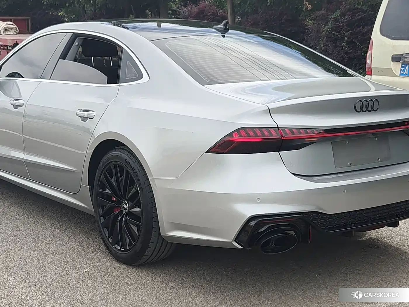 Audi A7L 2023 Silver/gray из Китая, фото 2