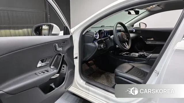 Mercedes-Benz A-Class W177 2020 Белый из Кореи, фото 2