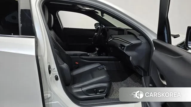 Lexus UX250h 2020 Белый из Кореи, фото 2