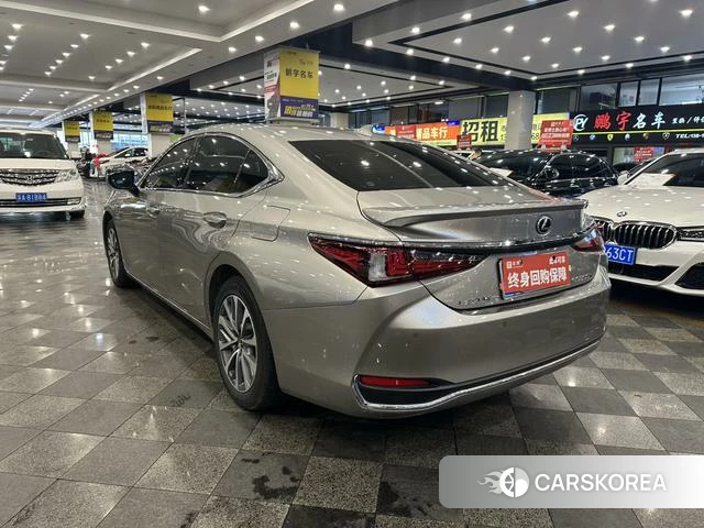 Lexus ES 2023 Шампань из Китая, фото 2