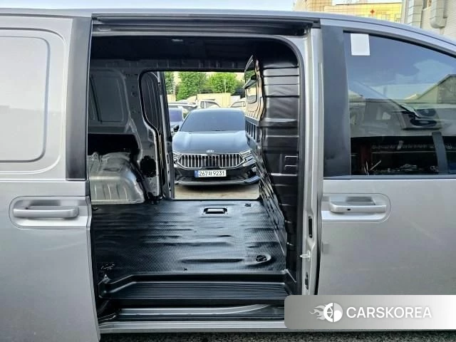 Hyundai Staria 2023 Серебряный из Кореи, фото 2