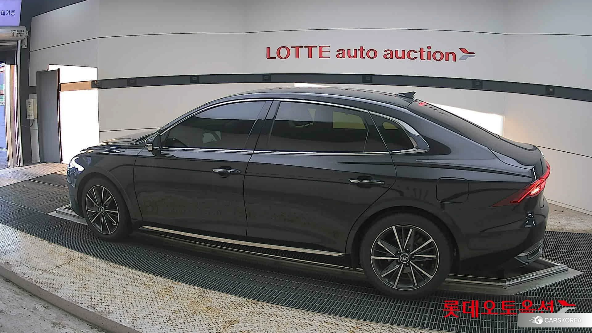 Hyundai Grandeur 2023 Midnight Black Pearl из Кореи, фото 2