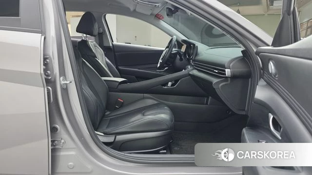 Hyundai Avante Hybrid (CN7) 2020 Серебристо-серый из Кореи, фото 2