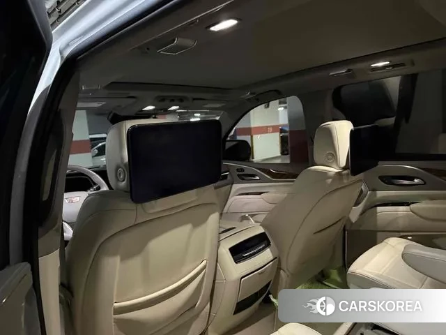 Cadillac Escalade 5th Generation 2023 Белый из Кореи, фото 2