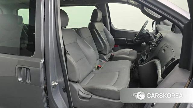 Hyundai The New Grand Starex 2018 Серебристо-серый из Кореи, фото 2