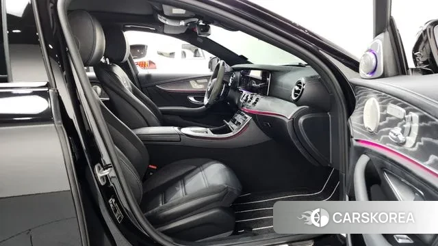 Mercedes-Benz E-Class W213 2023 Черный из Кореи, фото 2