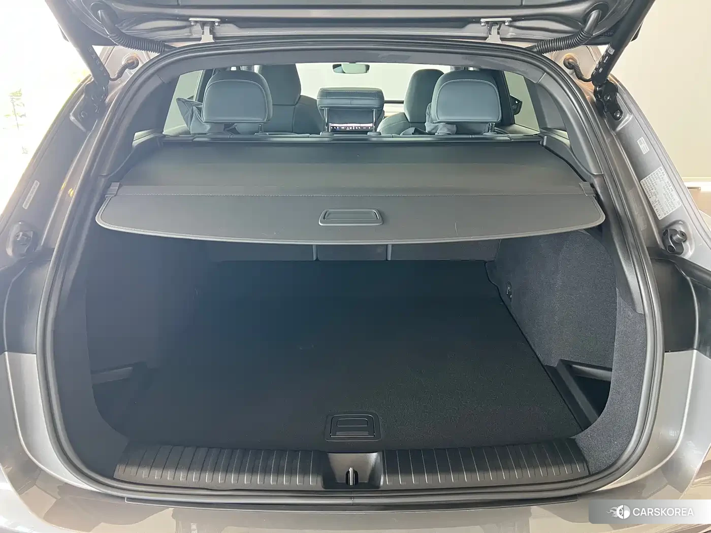 Audi Q6L e-tron 2025 Silver/gray из Китая, фото 2