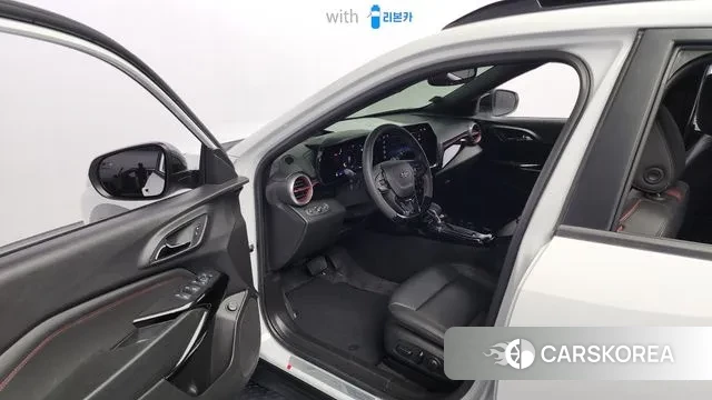 Chevrolet (GM Daewoo) Trax Crossover 2023 Белый из Кореи, фото 2