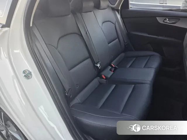 Kia The New K3 2nd generation 2022 Белый из Кореи, фото 2