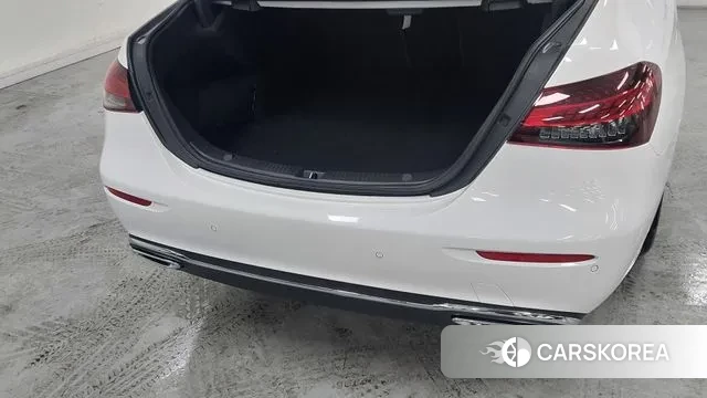 Mercedes-Benz E-Class W213 2023 Белый из Кореи, фото 2