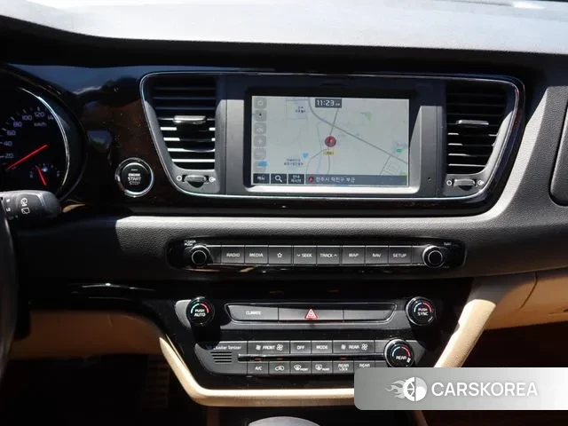 Kia The New Carnival 2019 Белый из Кореи, фото 2