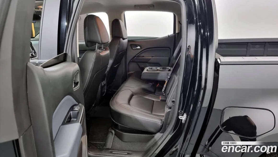 Chevrolet (GM Daewoo) Real New Colorado 2022 Черный из Кореи, фото 2