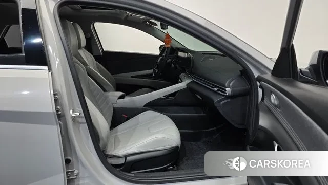 Hyundai Avante Hybrid (CN7) 2022 Серебристо-серый из Кореи, фото 2