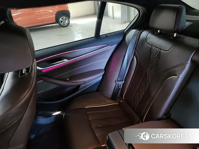 BMW 5 Series (G30) 2020 Белый из Кореи, фото 2