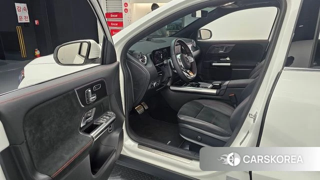 Mercedes-Benz GLA - Class H247 2023 Белый из Кореи, фото 2