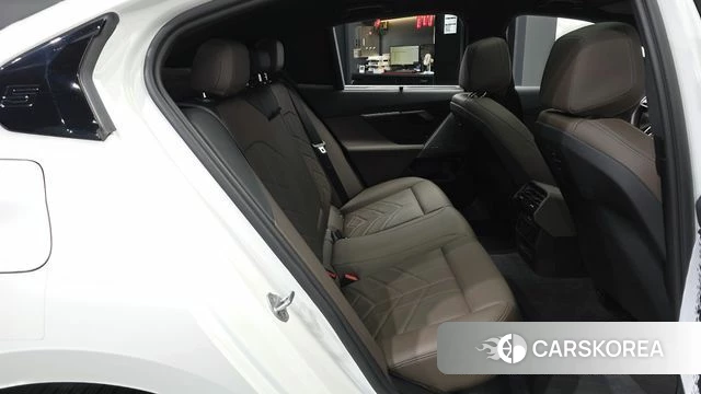 BMW i5 (G60) 2024 Белый из Кореи, фото 2
