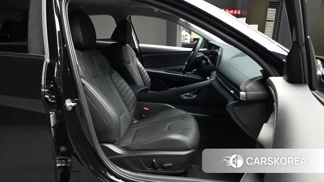 Hyundai The New Avante (CN7) 2023 Черный из Кореи, фото 2