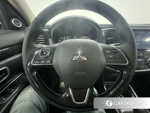 Mitsubishi  Outlander 2022 Белый из Китая, фото 2