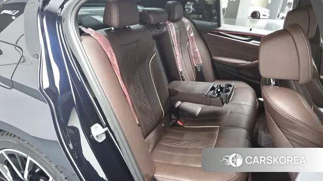 BMW 5 Series (G30) 2023 Черный из Кореи, фото 2