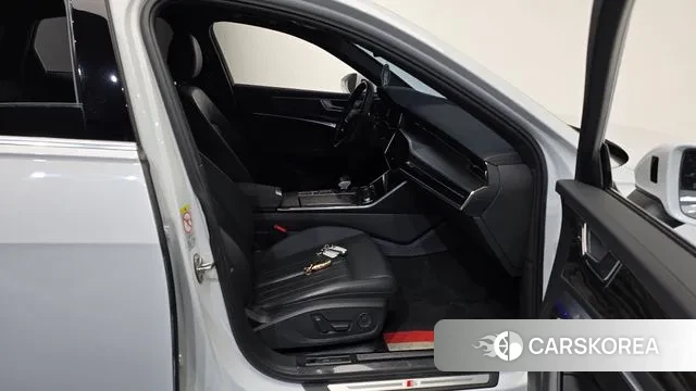 Audi A6 (C8) 2020 Белый из Кореи, фото 2