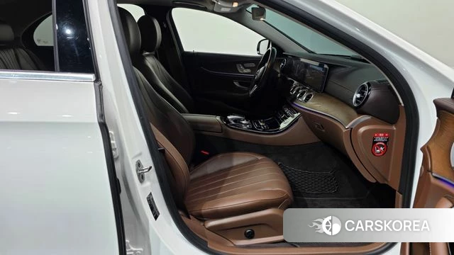 Mercedes-Benz E-Class W213 2019 Белый из Кореи, фото 2