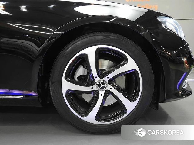 Mercedes-Benz E-Class W213 2019 Черный из Кореи, фото 2