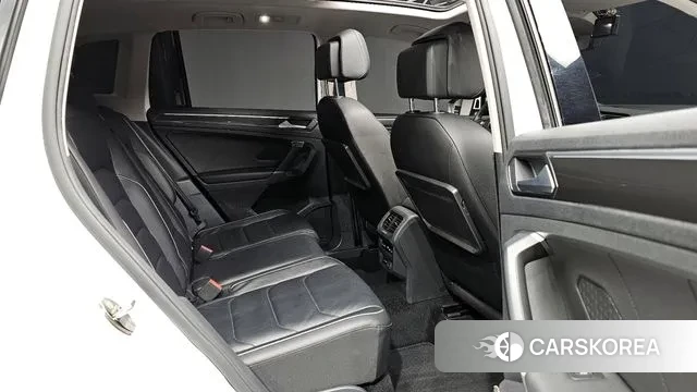 Volkswagen Tiguan second Generation 2018 Белый из Кореи, фото 2