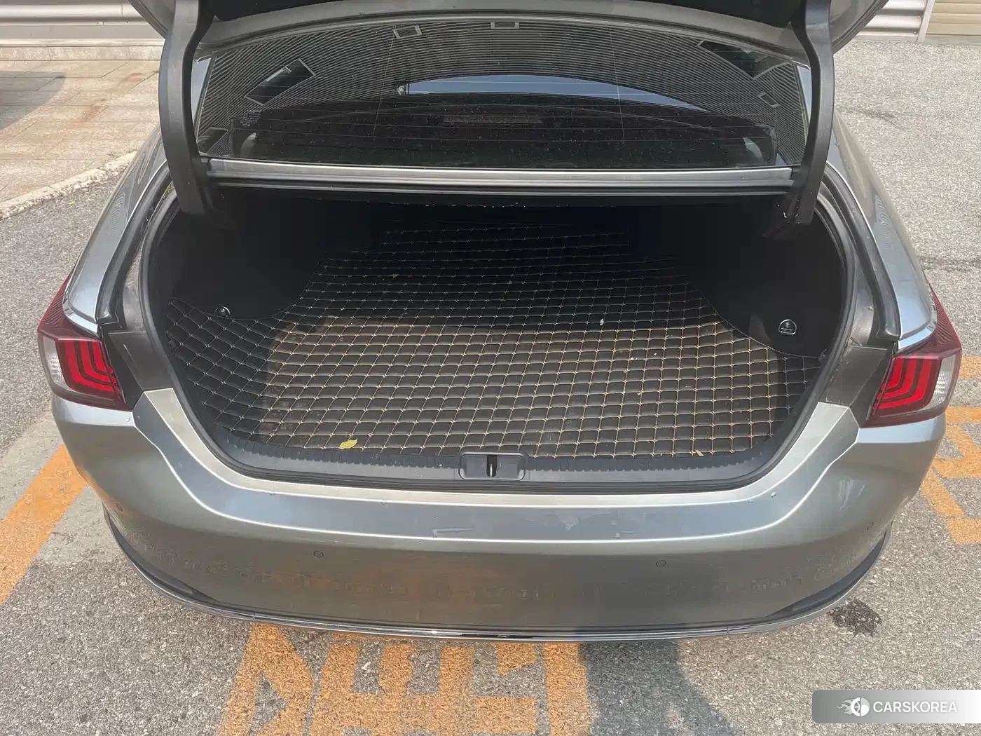 Lexus ES 2023 Silver/gray из Китая, фото 2