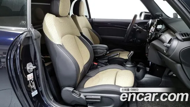 Mini Cooper Convertible 2023 Синий из Кореи, фото 2