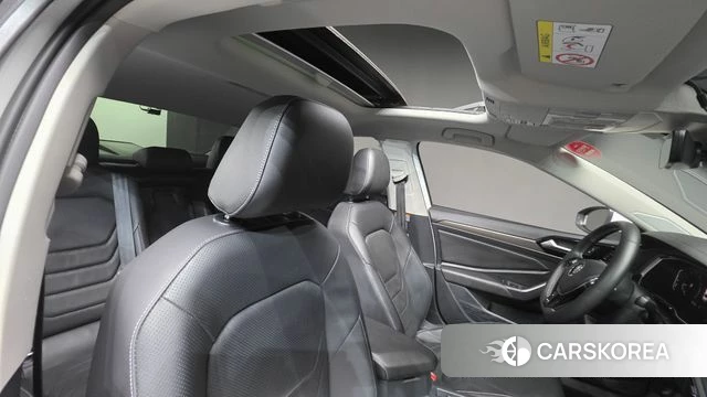 Volkswagen 7th Generation of Jetta 2021 Белый из Кореи, фото 2