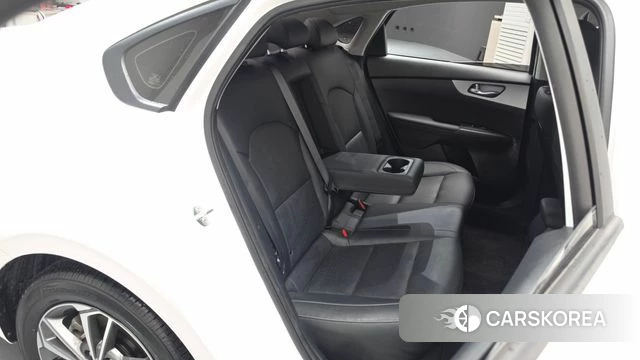 Kia The New K3 2nd generation 2021 Белый из Кореи, фото 2