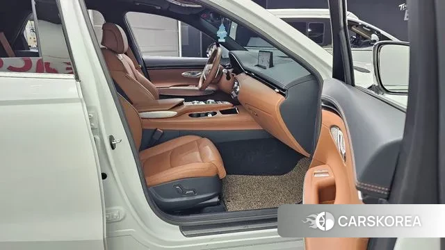 Genesis GV70 2021 Белый из Кореи, фото 2