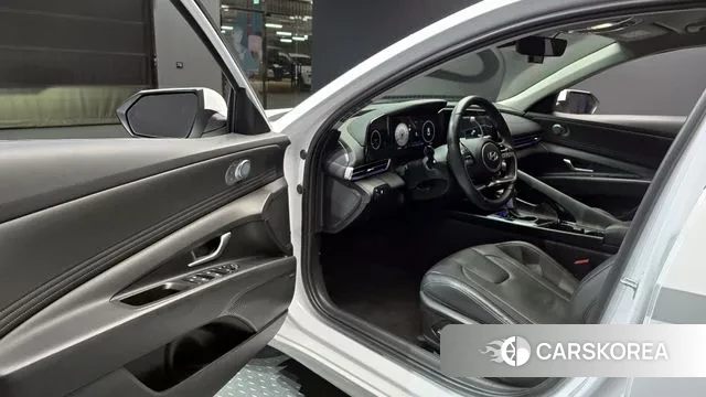 Hyundai The New Avante (CN7) 2023 Белый из Кореи, фото 2