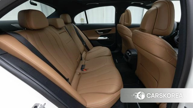 Mercedes-Benz E-Class W214 2025 Белый из Кореи, фото 2