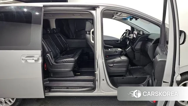 Hyundai Staria 2022 Серебряный из Кореи, фото 2