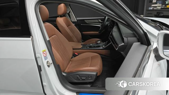 Audi A6 (C8) 2021 Белый из Кореи, фото 2