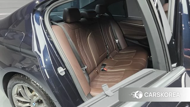 BMW 5 Series (G30) 2019 Черный из Кореи, фото 2