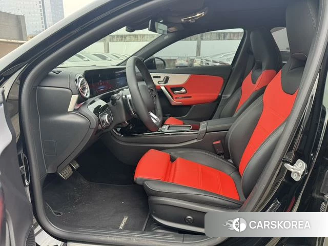 Mercedes-Benz Class A AMG (imported) 2024 Черный из Китая, фото 2
